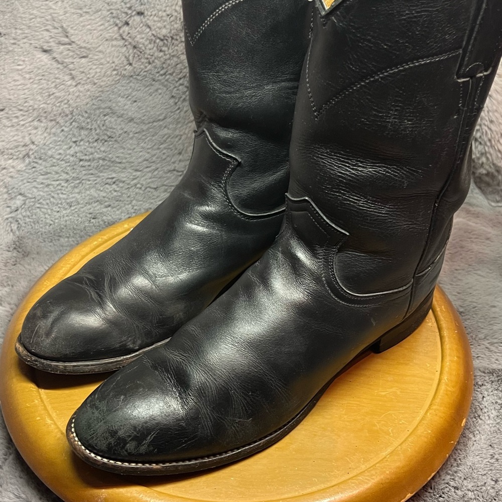Men’s size 10 Justin 3133 Black Cowboy Boots